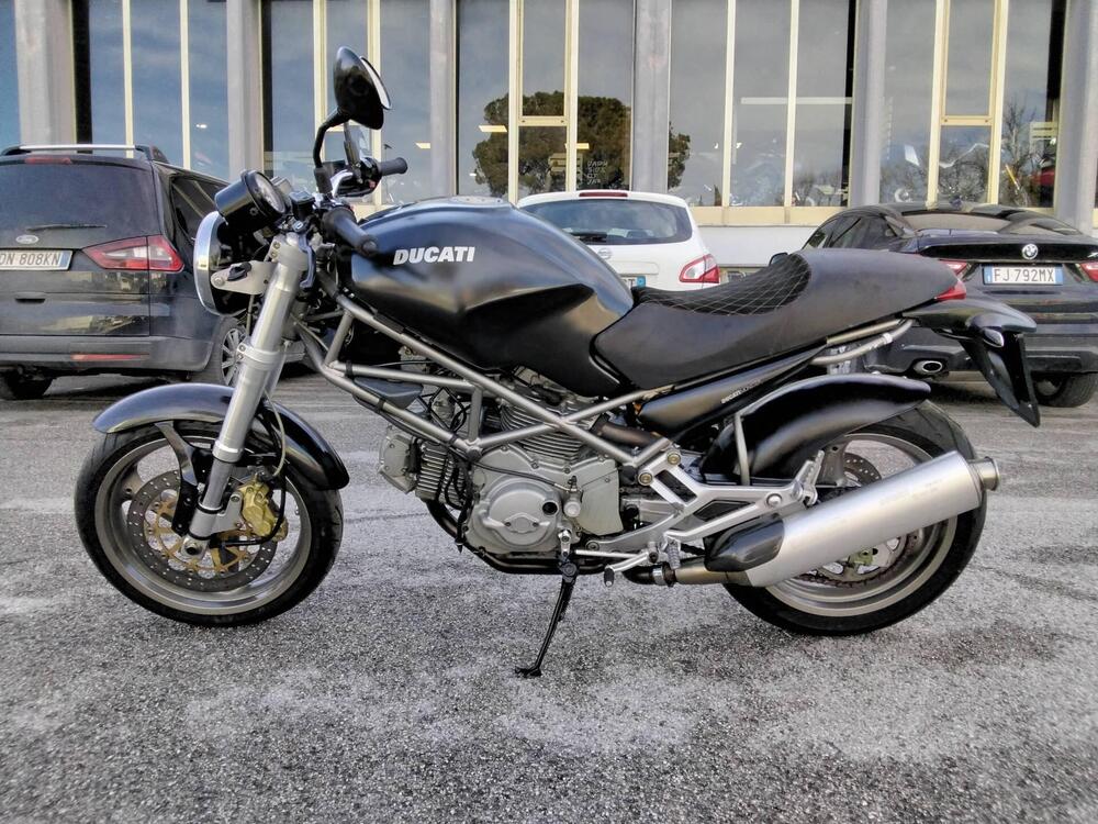 Ducati Monster 600 Dark (1998 - 01) (2)