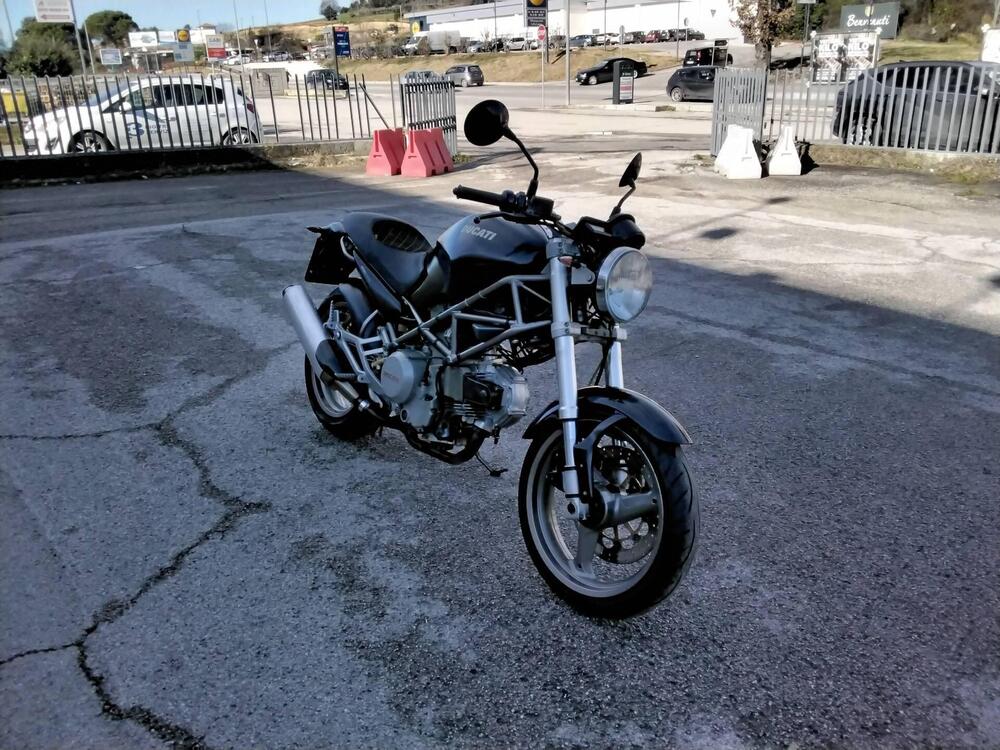 Ducati Monster 600 Dark (1998 - 01) (4)