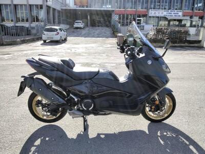 Yamaha T-Max 560 Tech Max (2022 - 24) usata
