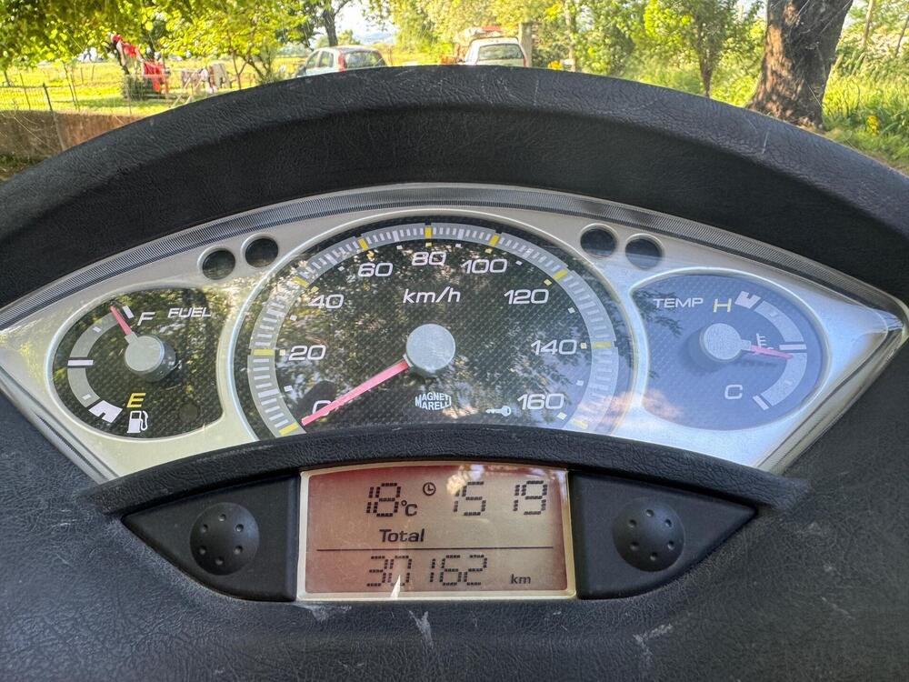 Yamaha X-Max 250 (2014 - 16) (4)