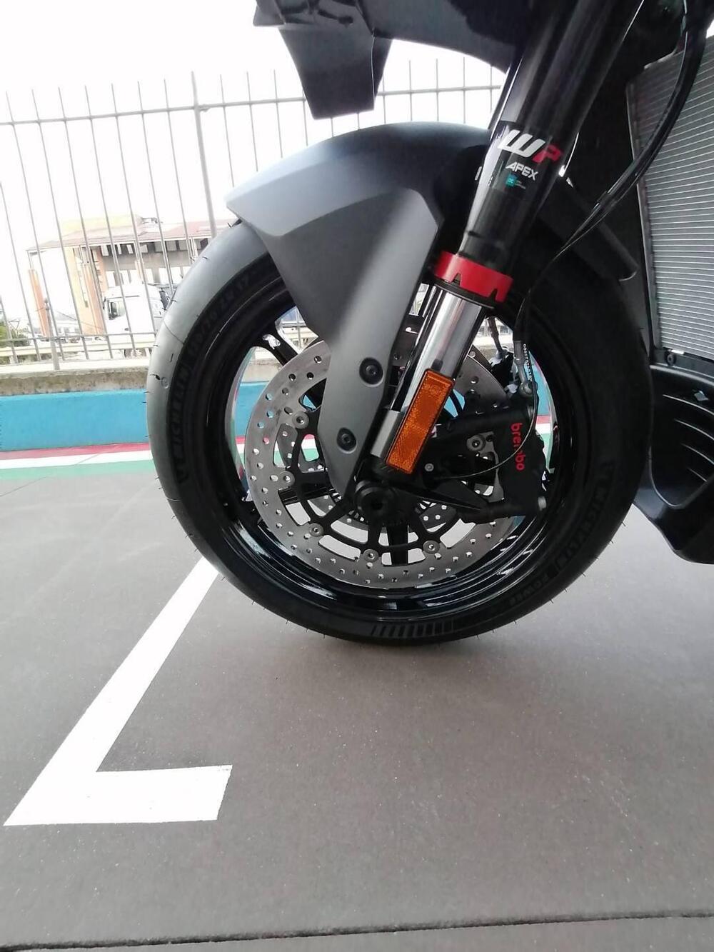 KTM 990 RC R (2026) (14)