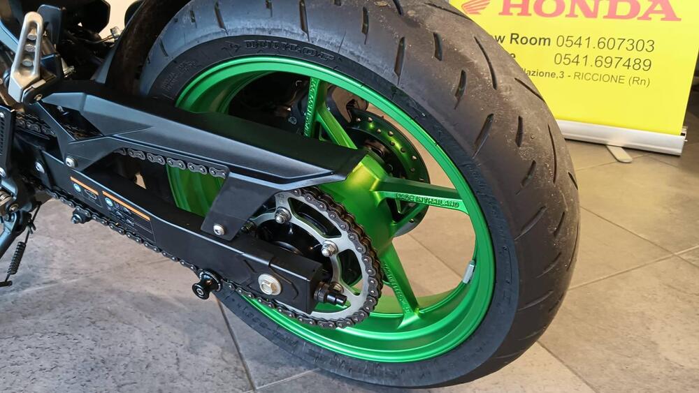 Kawasaki Z 500 SE (2024 - 26) (9)