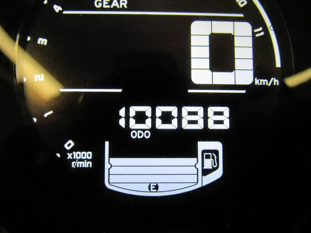 Yamaha XSR 700 XTribute (2021) (8)