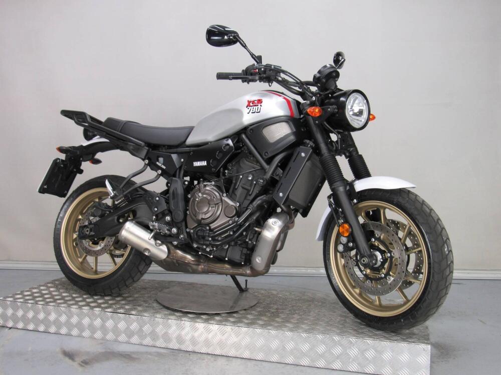 Yamaha XSR 700 XTribute (2021)