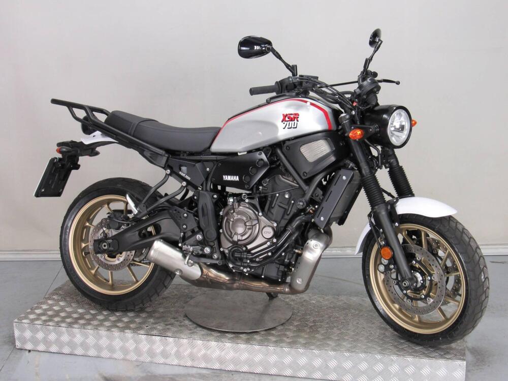 Yamaha XSR 700 XTribute (2021) (9)