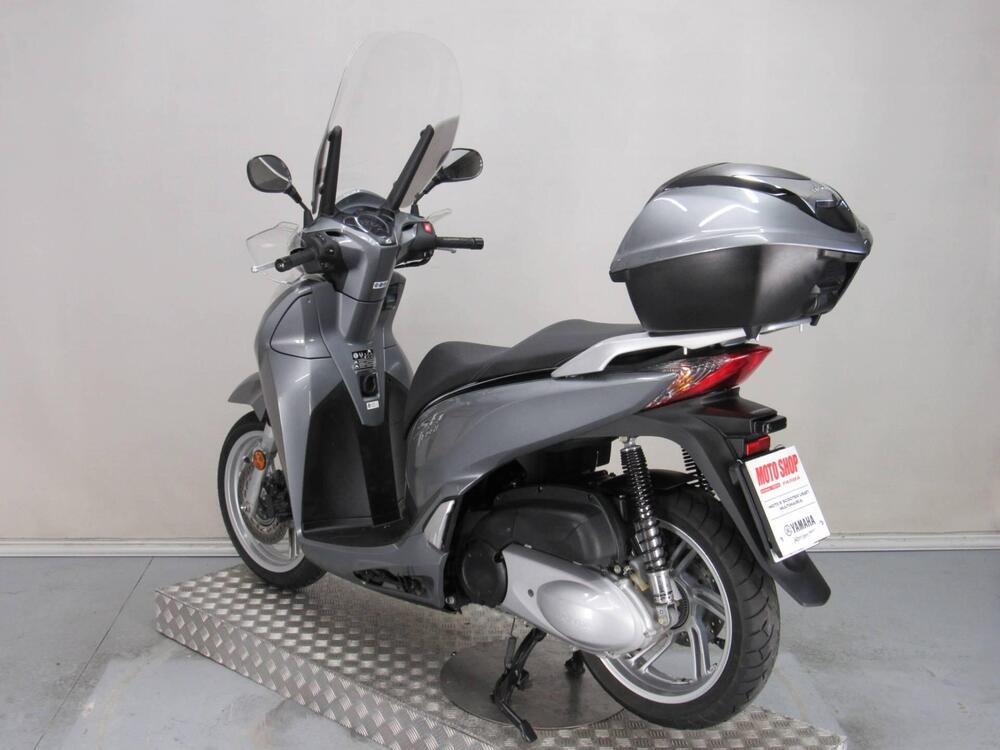 Honda SH 300 i ABS (2016 - 20) (6)