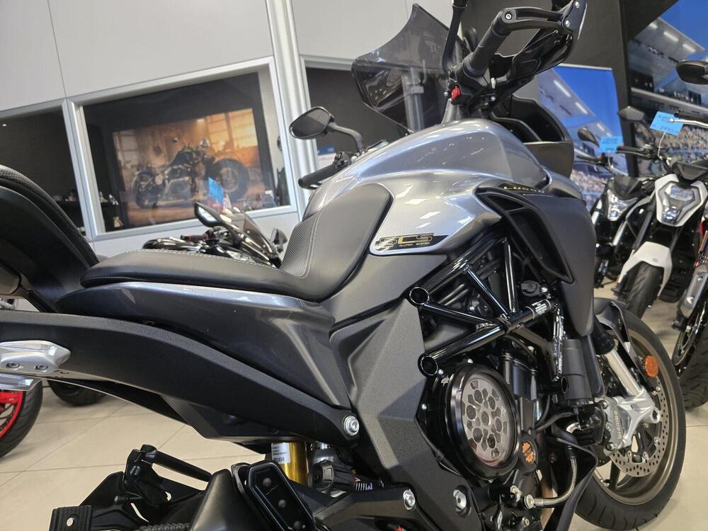 MV Agusta Turismo Veloce 800 Lusso SCS (2021 - 26) (5)