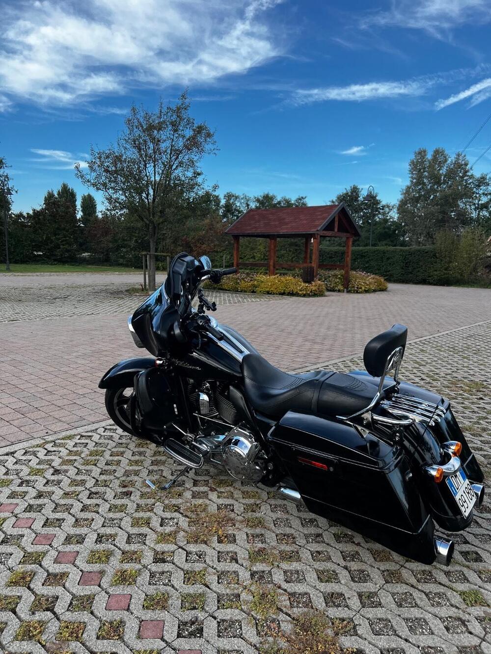 Harley-Davidson 1584 Street Glide (2008 - 10) - FLHX (4)