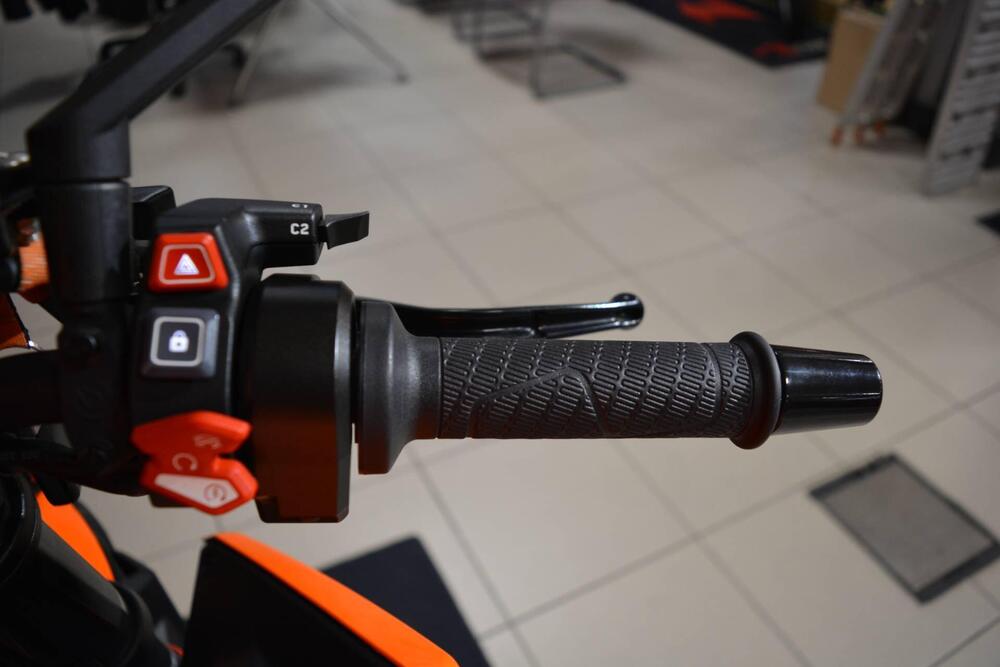 KTM 1390 Super Duke R (2024 - 26) (11)