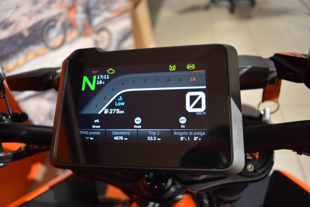 KTM 1390 Super Duke R (2024 - 26) (18)