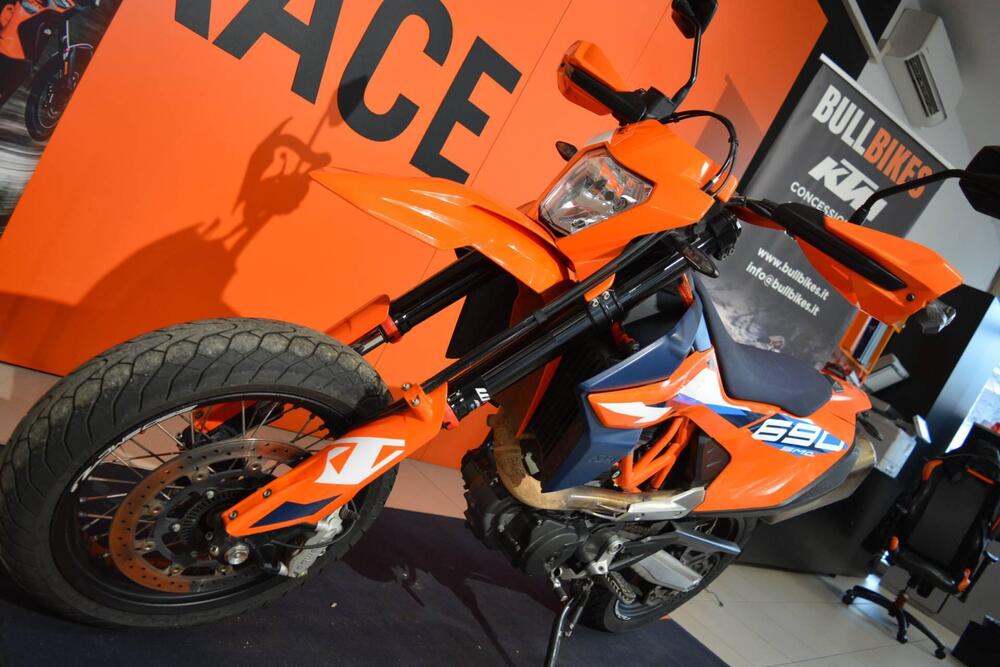 KTM 690 SMC R (2023 - 25) (5)