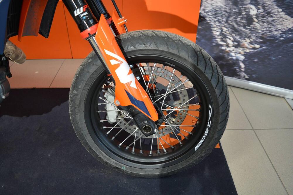 KTM 690 SMC R (2023 - 25) (11)