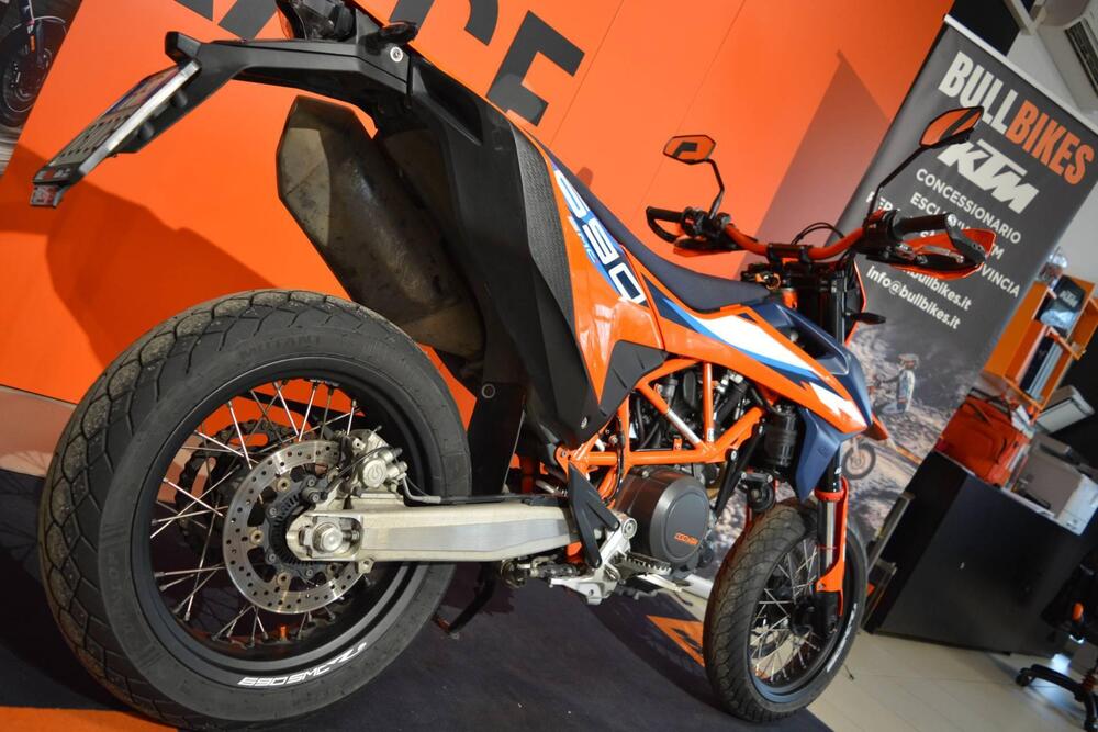 KTM 690 SMC R (2023 - 25) (4)