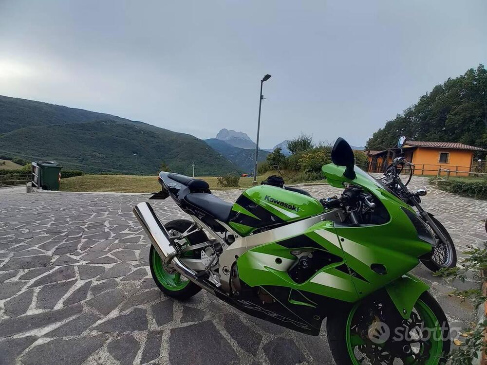 Kawasaki Ninja 900 ZX-9R (2002 - 05) (2)