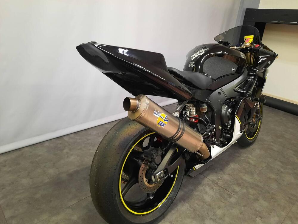 Yamaha YZF R6 (2005) (8)