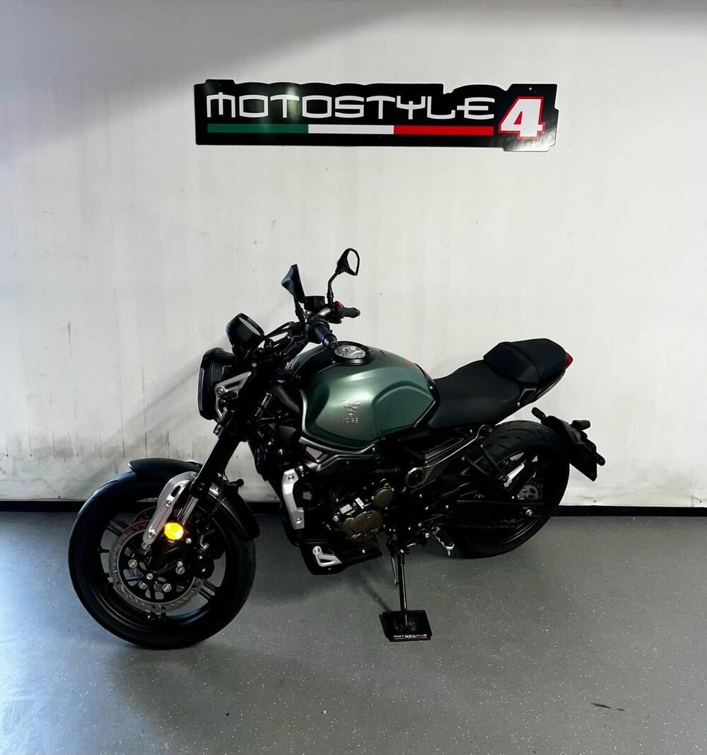 Voge Trofeo 300AC (2021 - 26) (2)