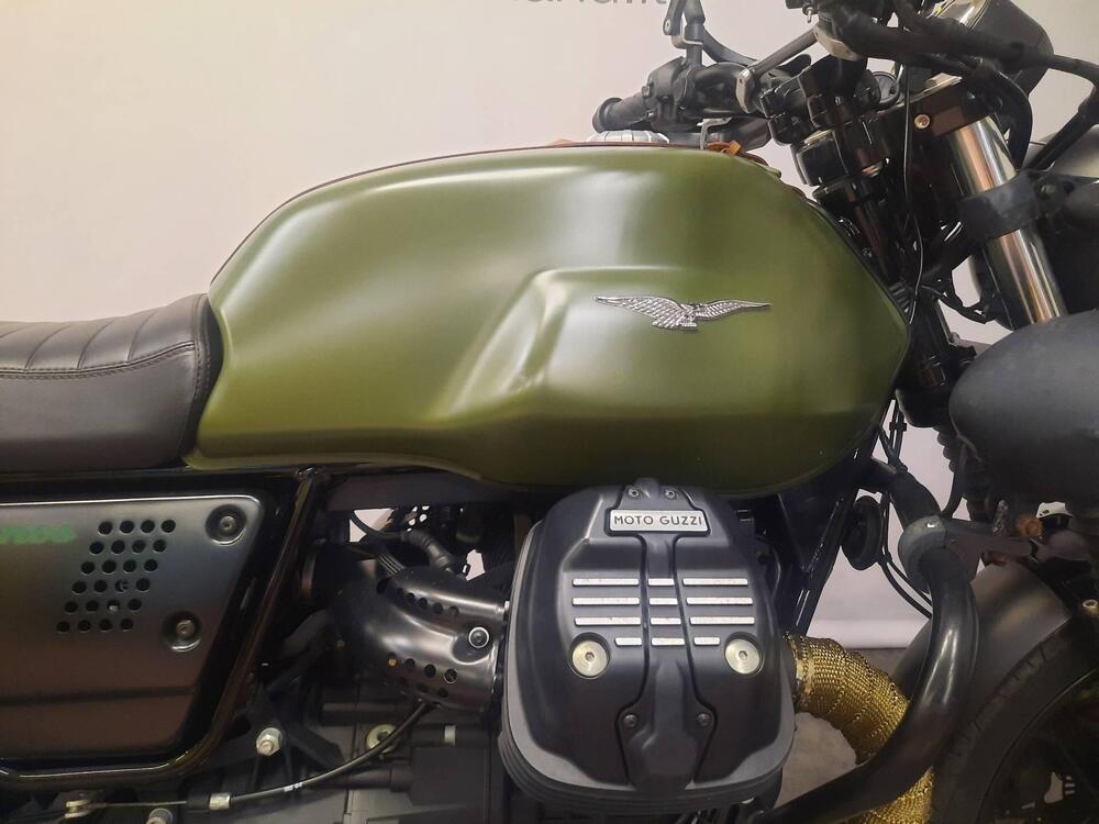 Moto Guzzi V7 II Stone (2015 - 17) (3)