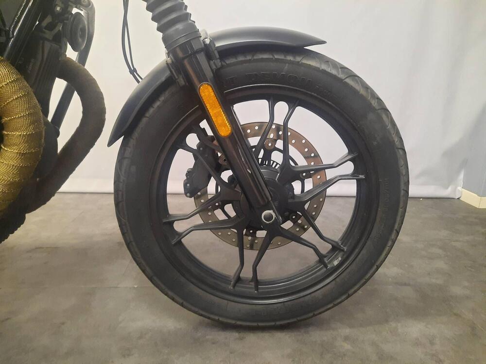 Moto Guzzi V7 II Stone (2015 - 17) (4)