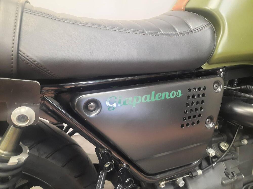 Moto Guzzi V7 II Stone (2015 - 17) (6)