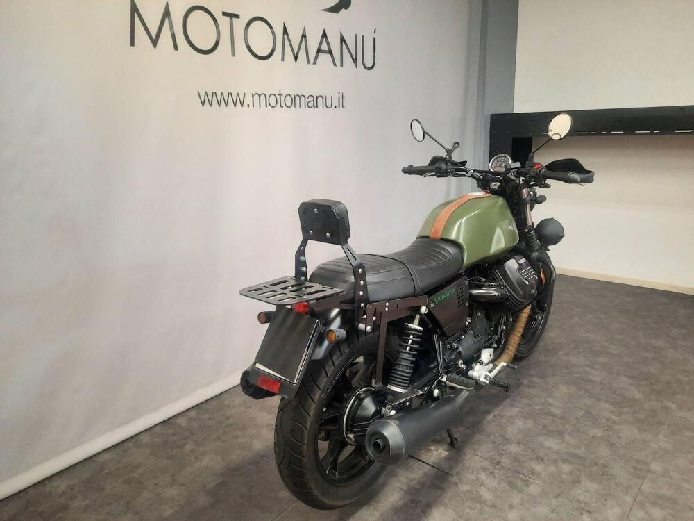 Moto Guzzi V7 II Stone (2015 - 17) (7)