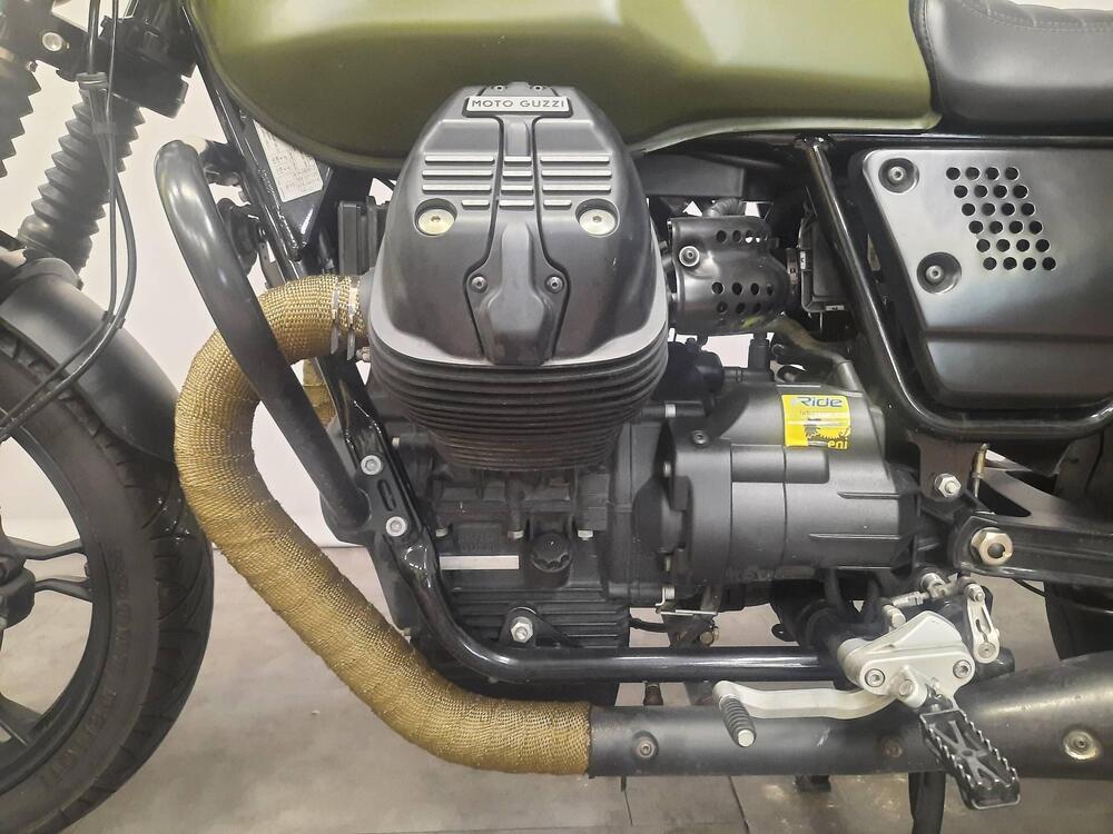 Moto Guzzi V7 II Stone (2015 - 17) (14)