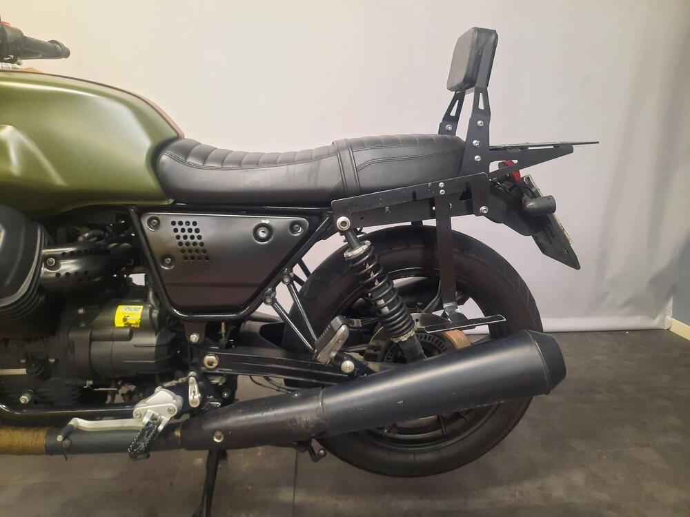 Moto Guzzi V7 II Stone (2015 - 17) (15)
