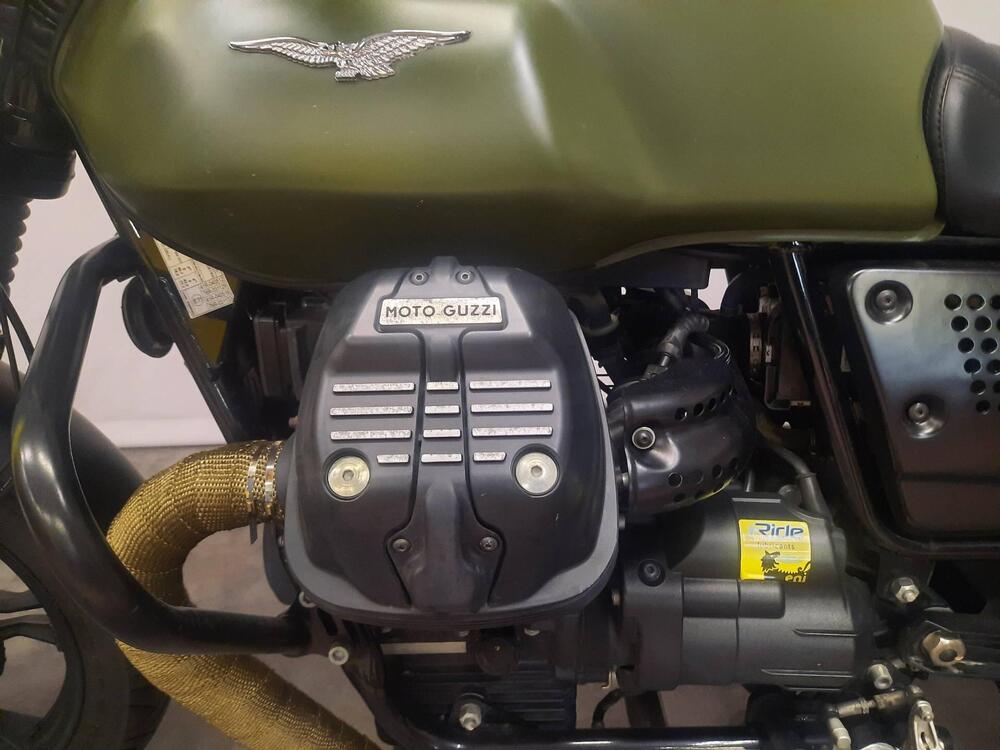 Moto Guzzi V7 II Stone (2015 - 17) (16)