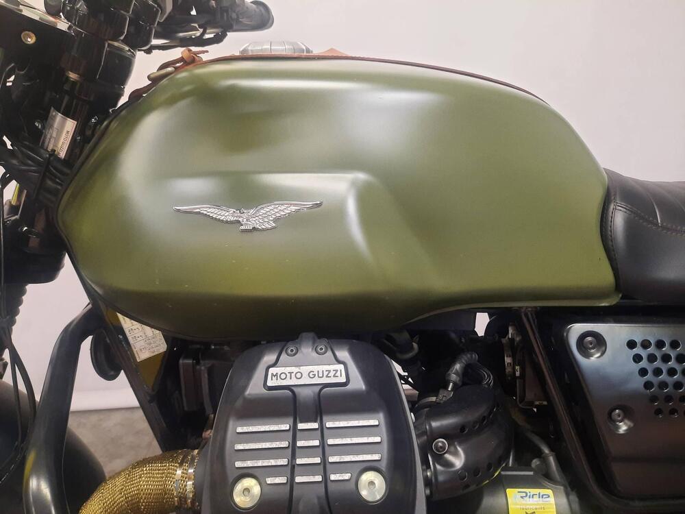 Moto Guzzi V7 II Stone (2015 - 17) (17)