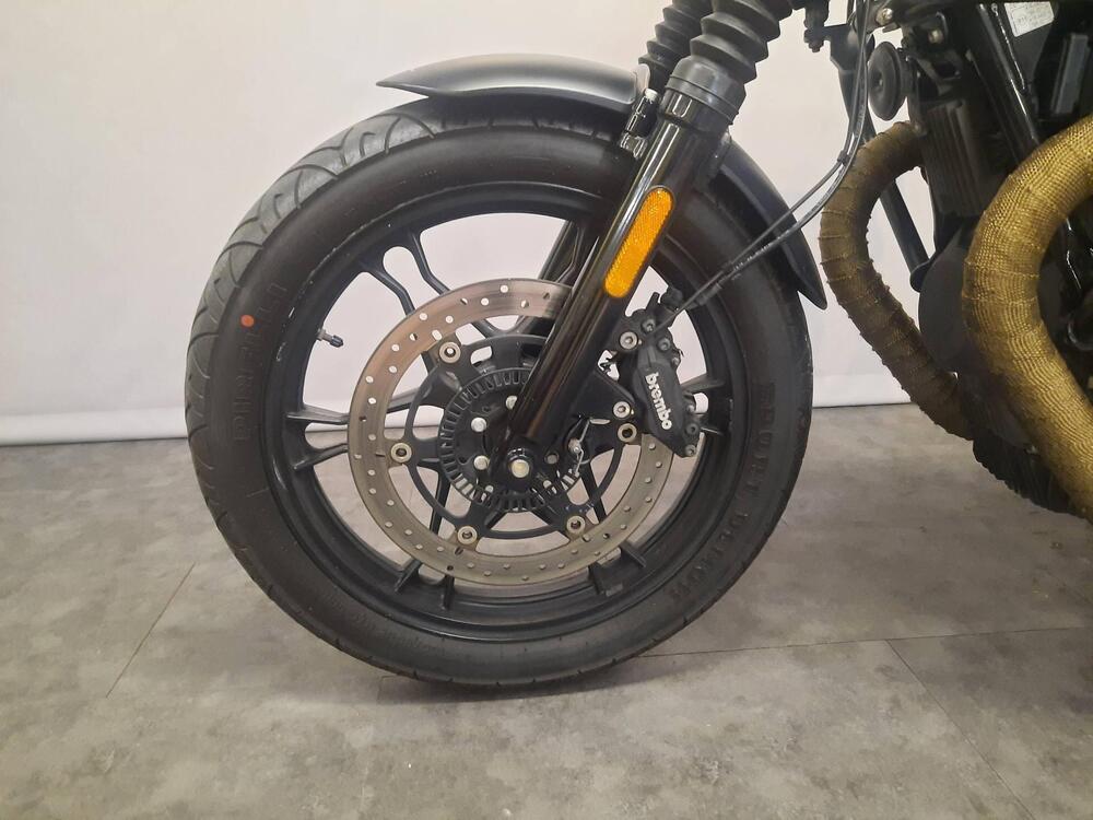 Moto Guzzi V7 II Stone (2015 - 17) (18)