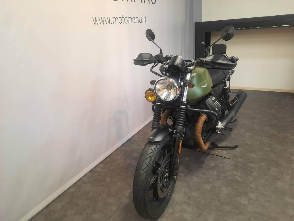 Moto Guzzi V7 II Stone (2015 - 17) (19)
