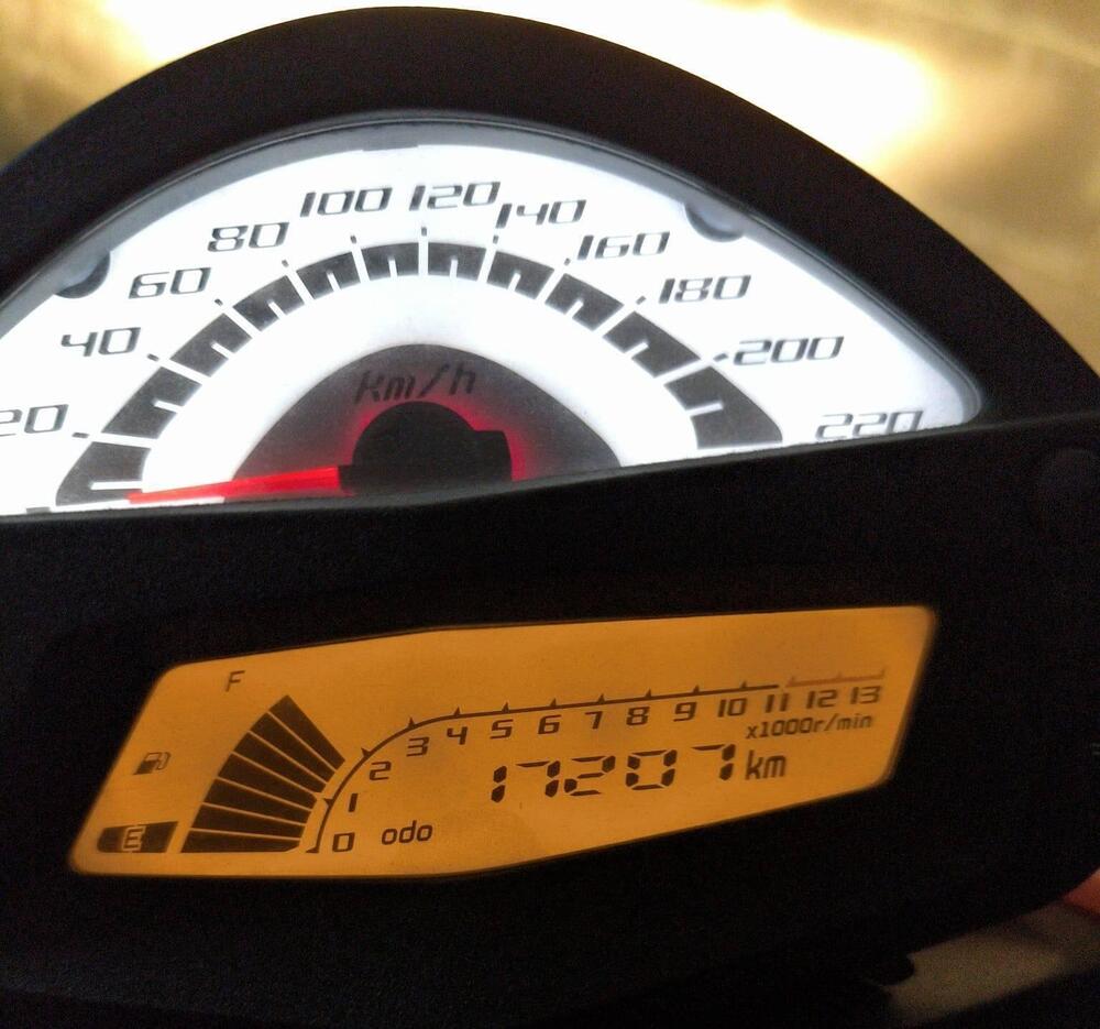 Kawasaki ER-6N (2009 - 11) (4)