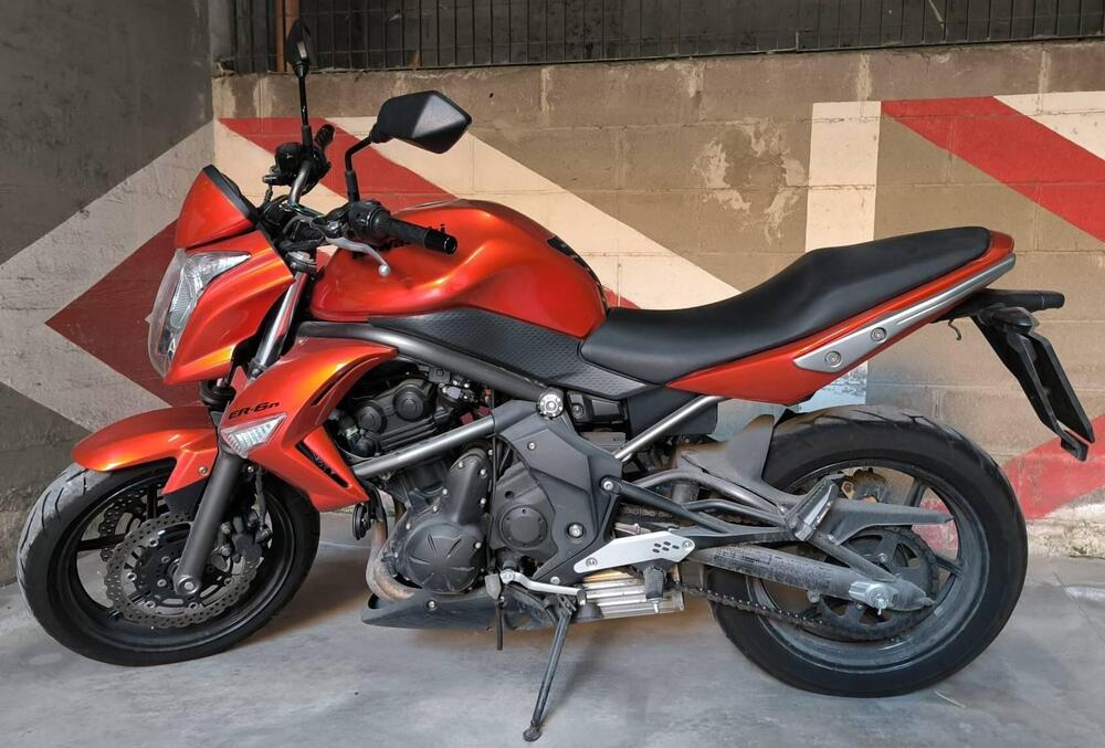 Kawasaki ER-6N (2009 - 11) (6)