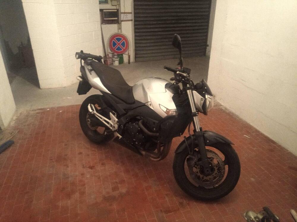 Suzuki GSR 600 (2006 - 11) (6)