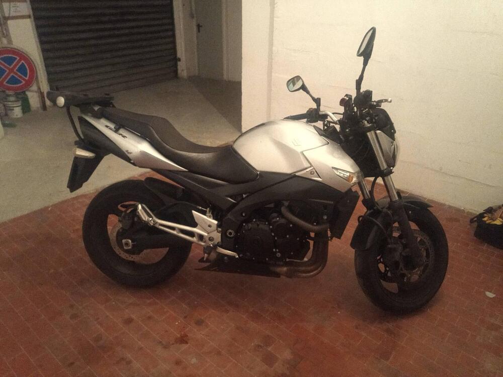 Suzuki GSR 600 (2006 - 11) (7)