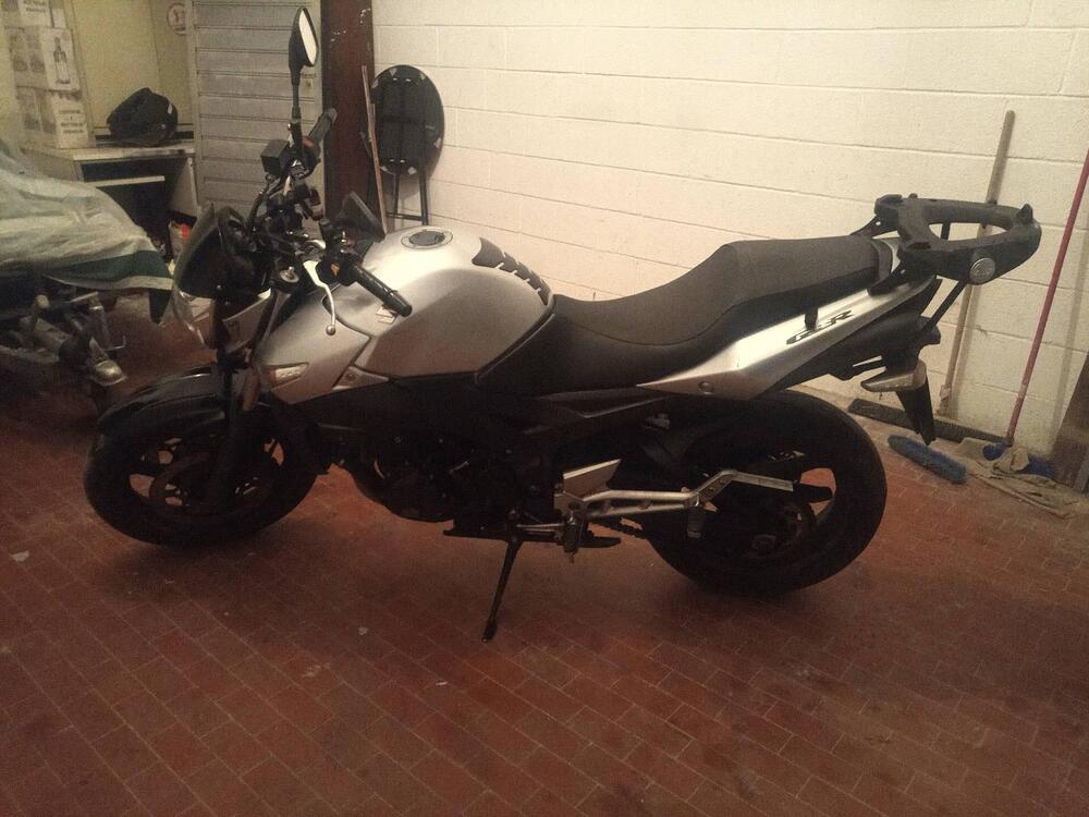 Suzuki GSR 600 (2006 - 11) (8)