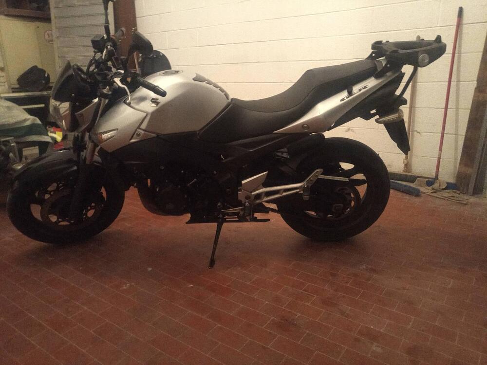 Suzuki GSR 600 (2006 - 11) (9)