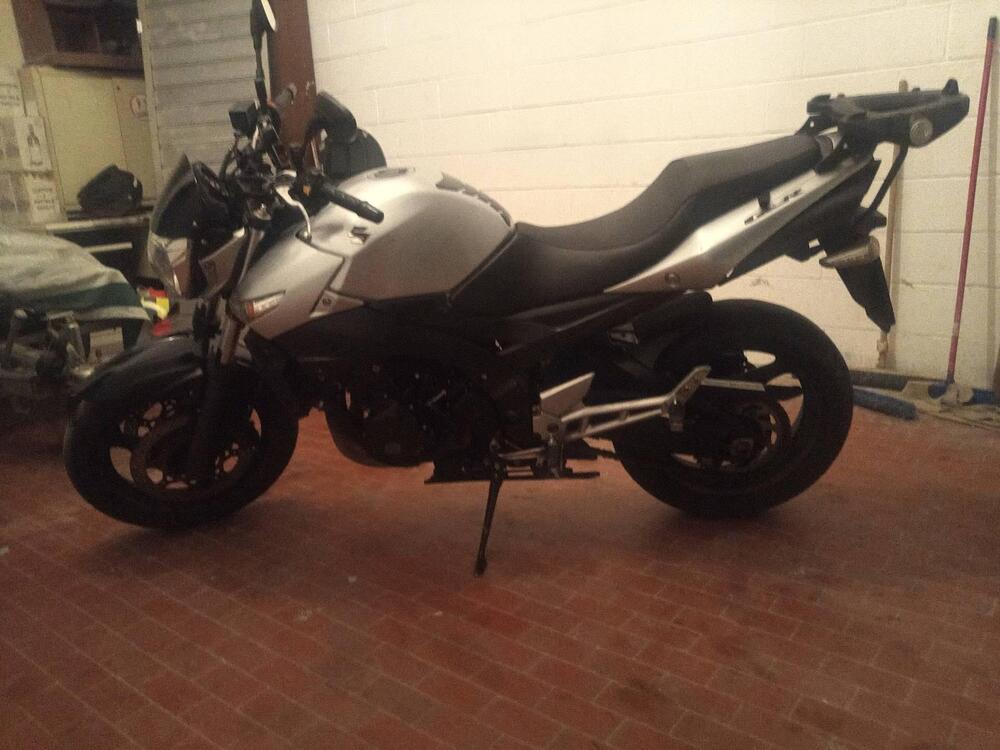 Suzuki GSR 600 (2006 - 11) (10)