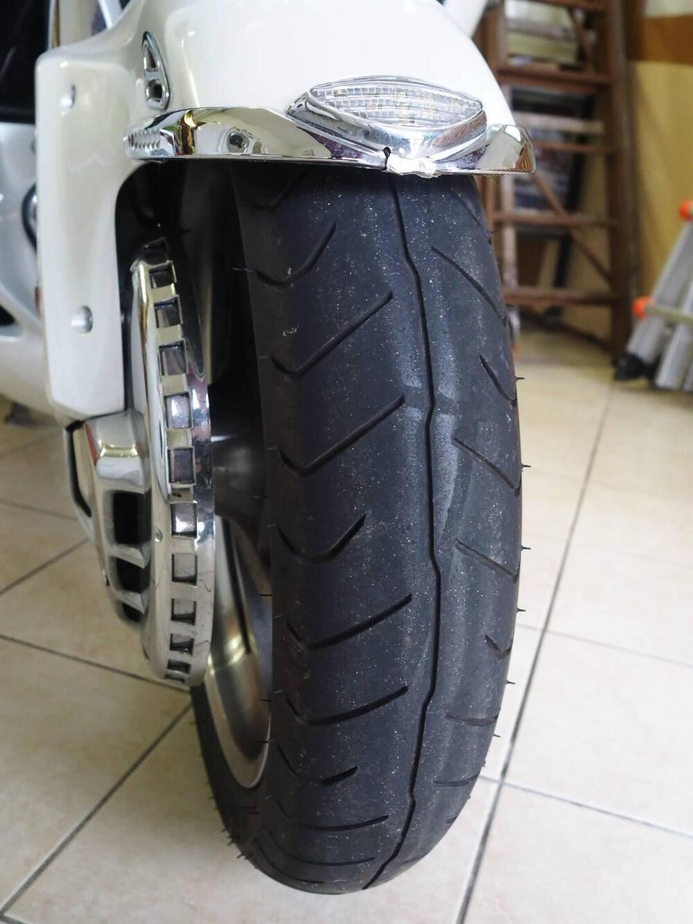 Honda GL 1800 Gold Wing (2000 - 05) (8)