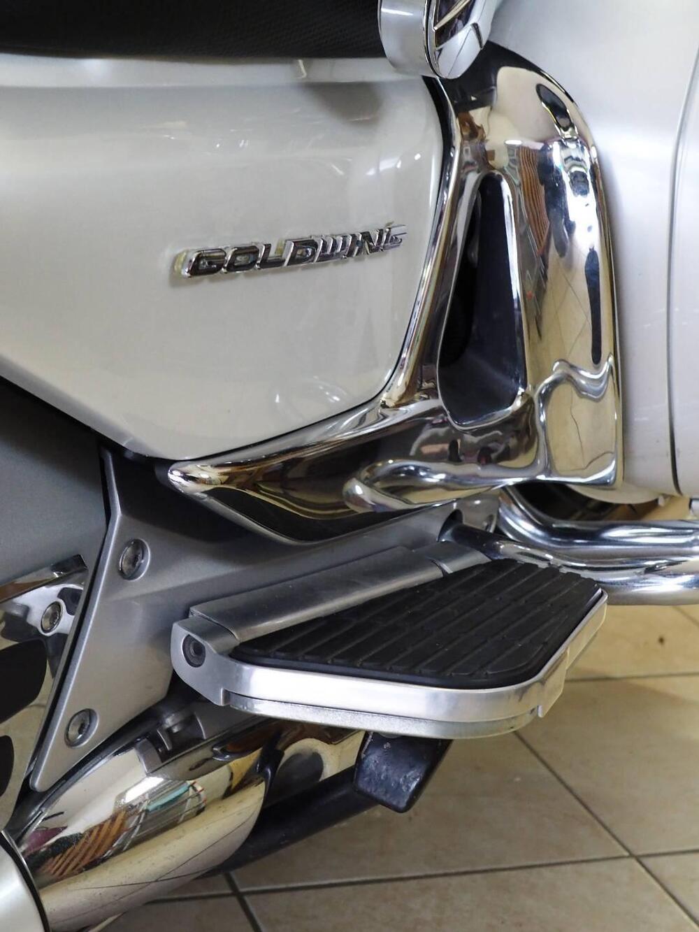 Honda GL 1800 Gold Wing (2000 - 05) (14)