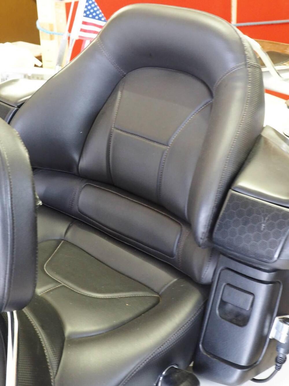 Honda GL 1800 Gold Wing (2000 - 05) (18)