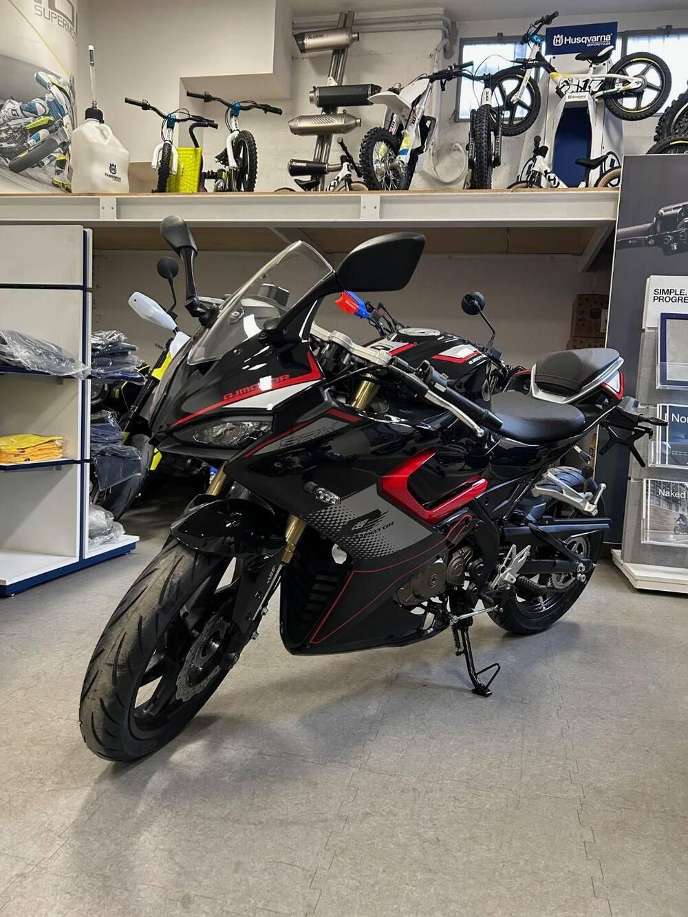 QJ Motor SRK 125 R (2025 - 26)