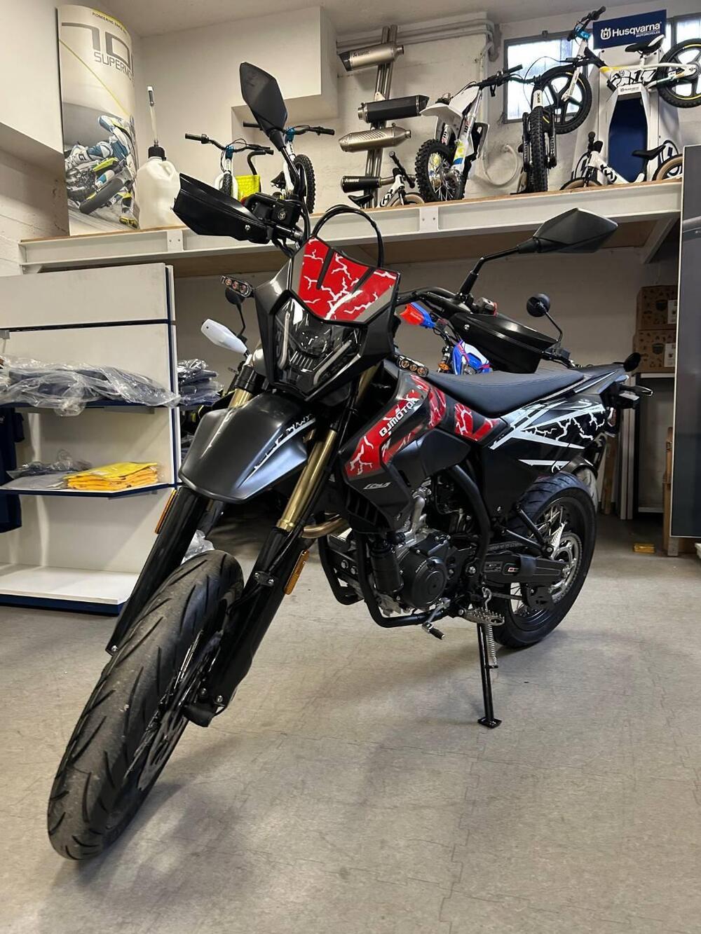 QJ Motor COV 125 (2025 - 26)