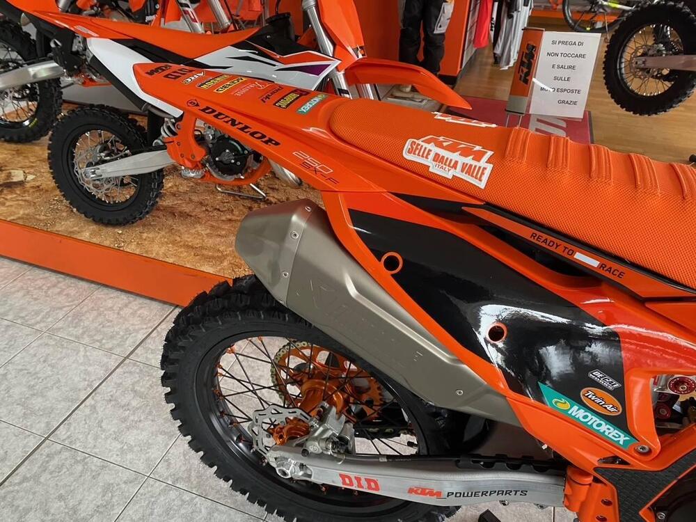 KTM 250 SX-F Factory Edition (2026) (4)