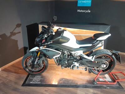 CFMOTO 800NK Advanced (2023 - 26) usata