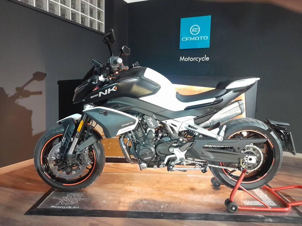 CFMOTO 800NK Advanced (2023 - 26) (2)