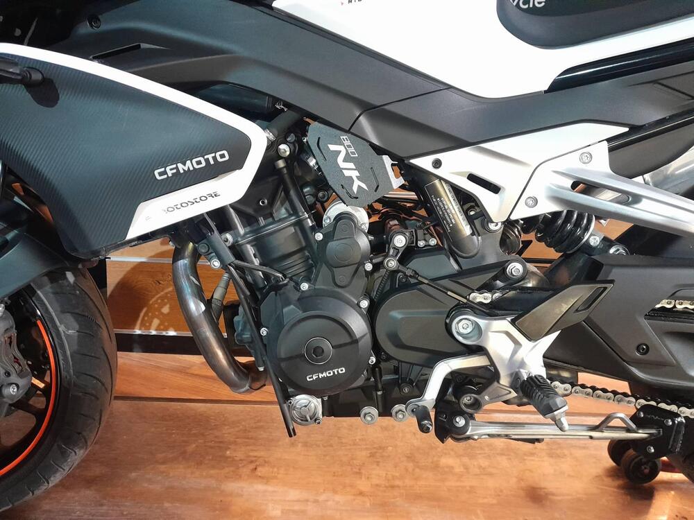 CFMOTO 800NK Advanced (2023 - 26) (3)