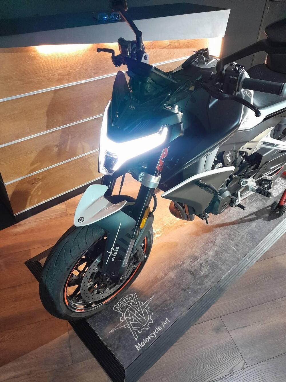 CFMOTO 800NK Advanced (2023 - 26) (11)