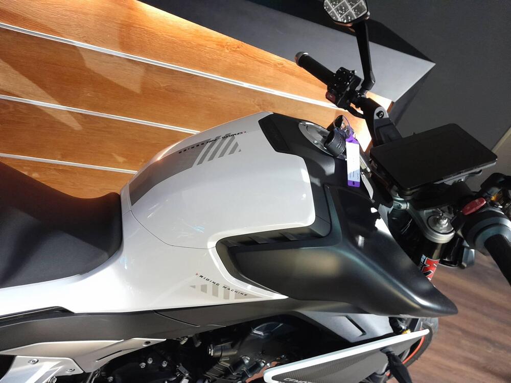 CFMOTO 800NK Advanced (2023 - 26) (19)