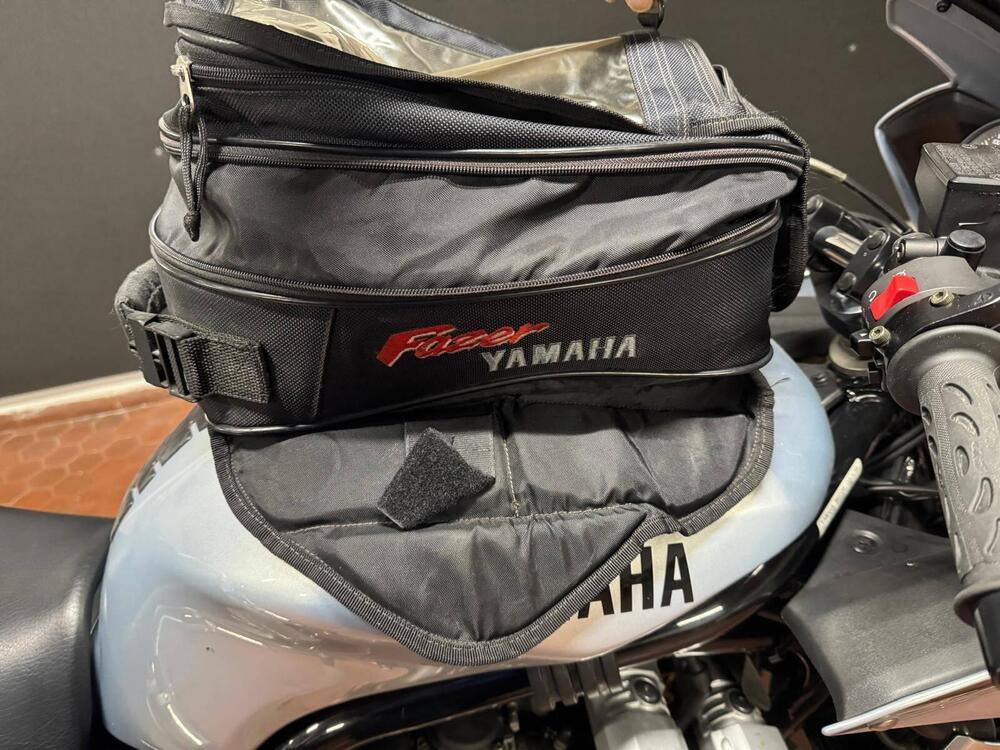 Yamaha FZS 600 Fazer (2002 - 03) (7)