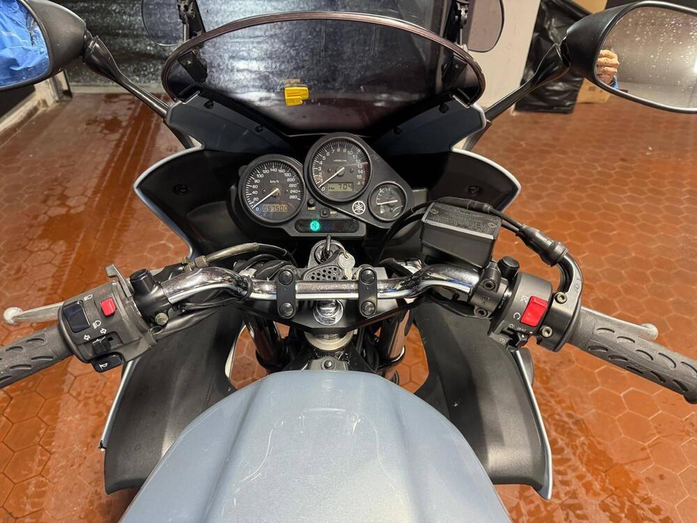 Yamaha FZS 600 Fazer (2002 - 03) (9)